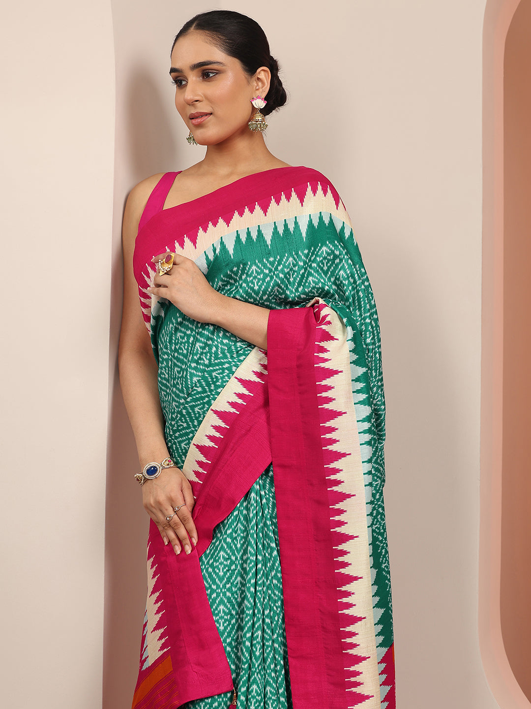 Green Printed Silk Blend Saree With Unstitched Blouse Piece