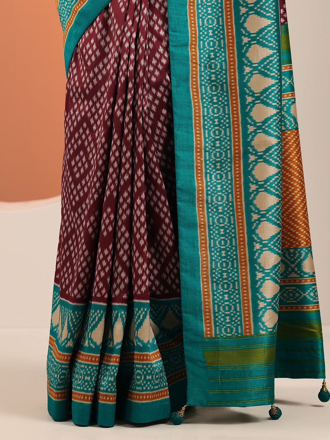 Maroon Printed Silk Blend Saree With Unstitched Blouse Piece