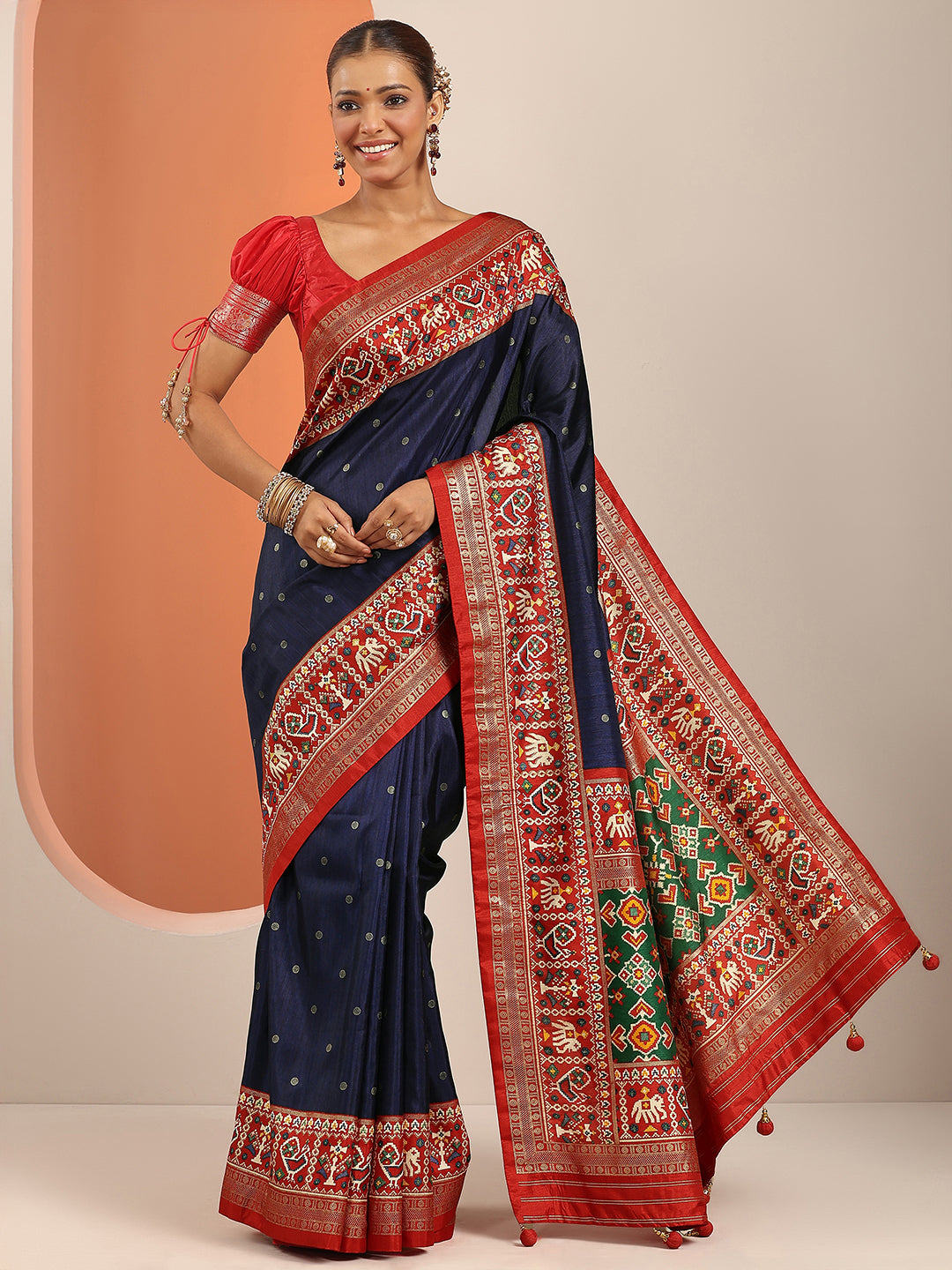 Navy Blue Embellished Silk Blend Saree With Unstitched Blouse Piece