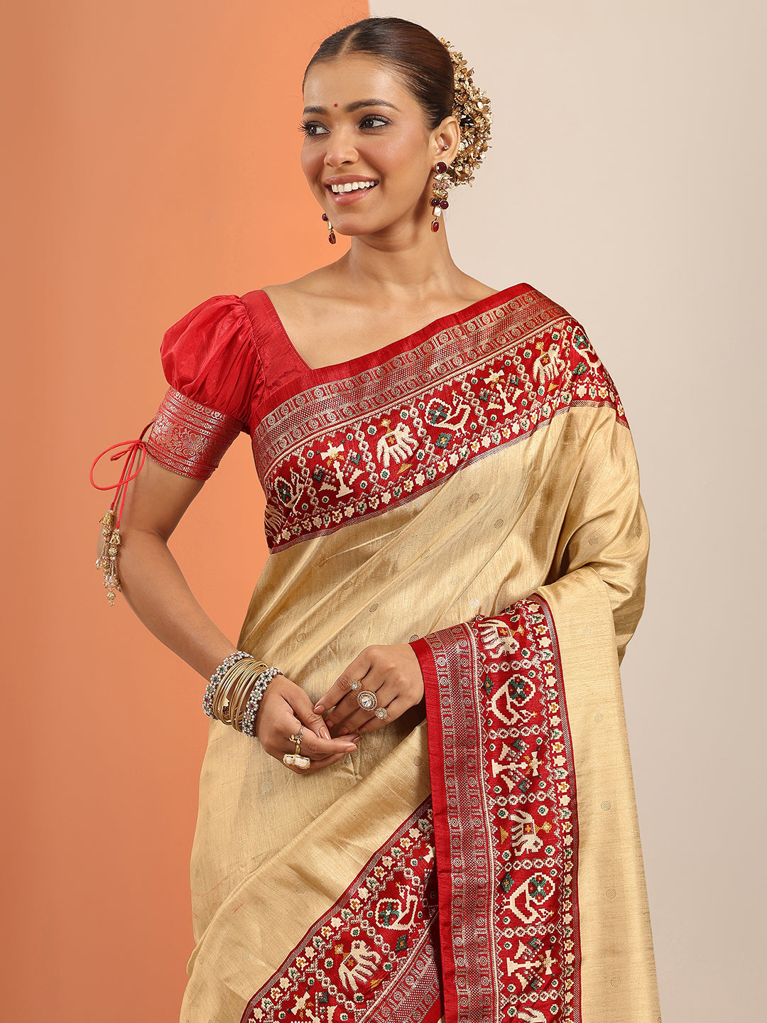 Beige Embellished Silk Blend Saree With Unstitched Blouse Piece