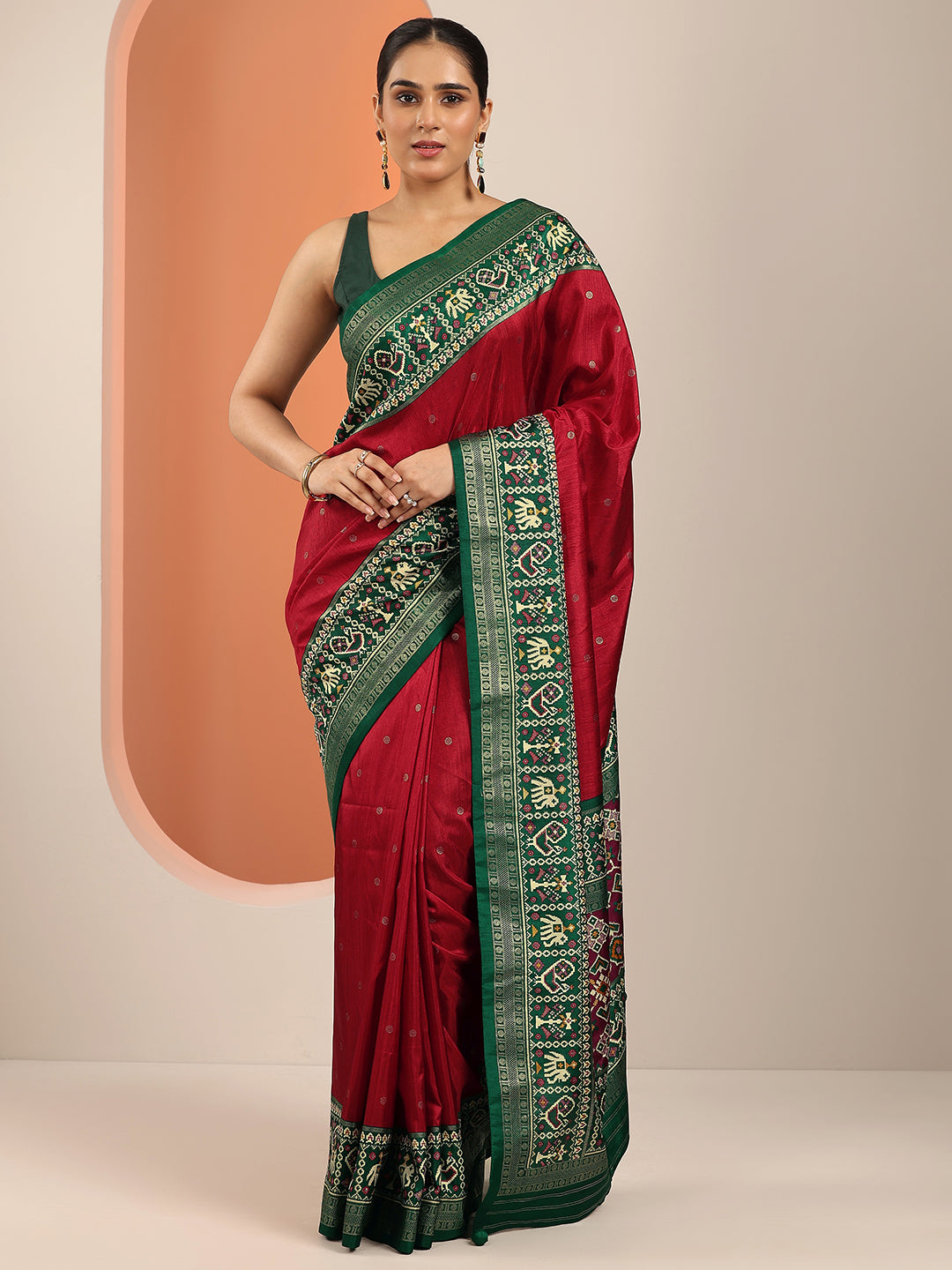 Red Embellished Silk Blend Saree With Unstitched Blouse Piece