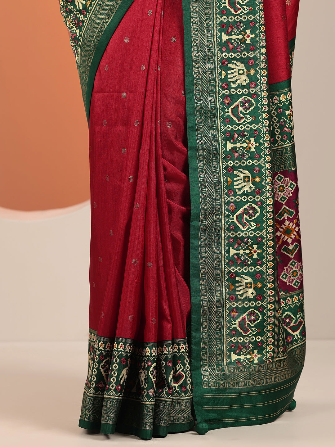 Red Embellished Silk Blend Saree With Unstitched Blouse Piece