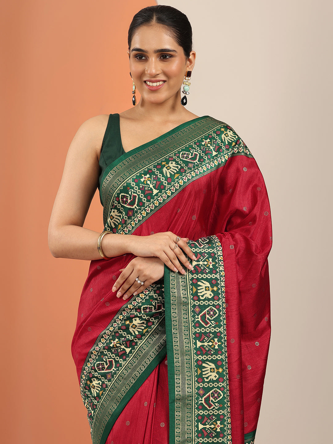 Red Embellished Silk Blend Saree With Unstitched Blouse Piece