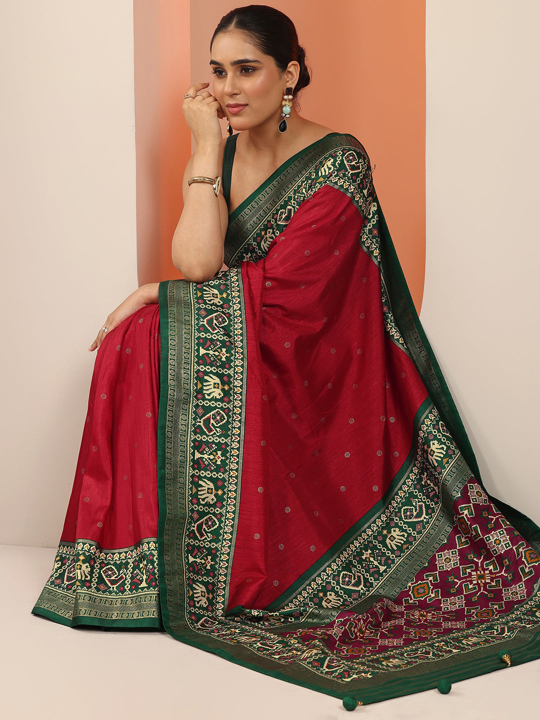 Red Embellished Silk Blend Saree With Unstitched Blouse Piece