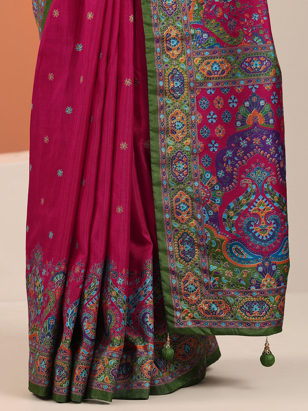 Magenta Printed Silk Blend Saree With Unstitched Blouse Piece