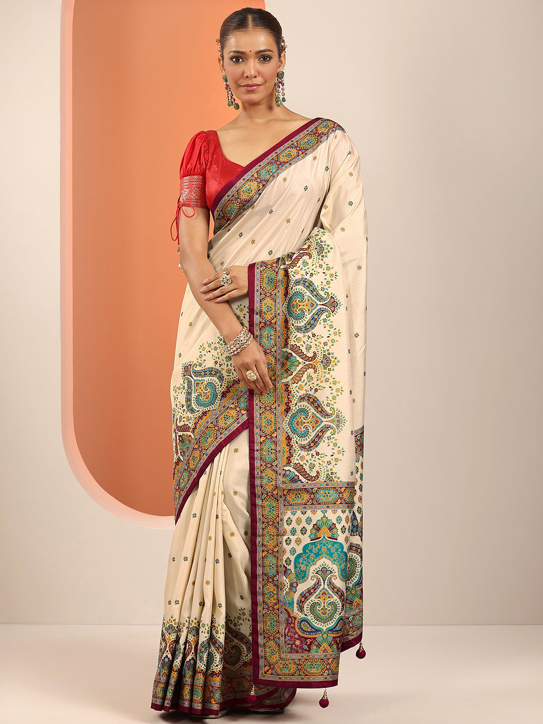 Cream Printed Silk Blend Saree With Unstitched Blouse Piece