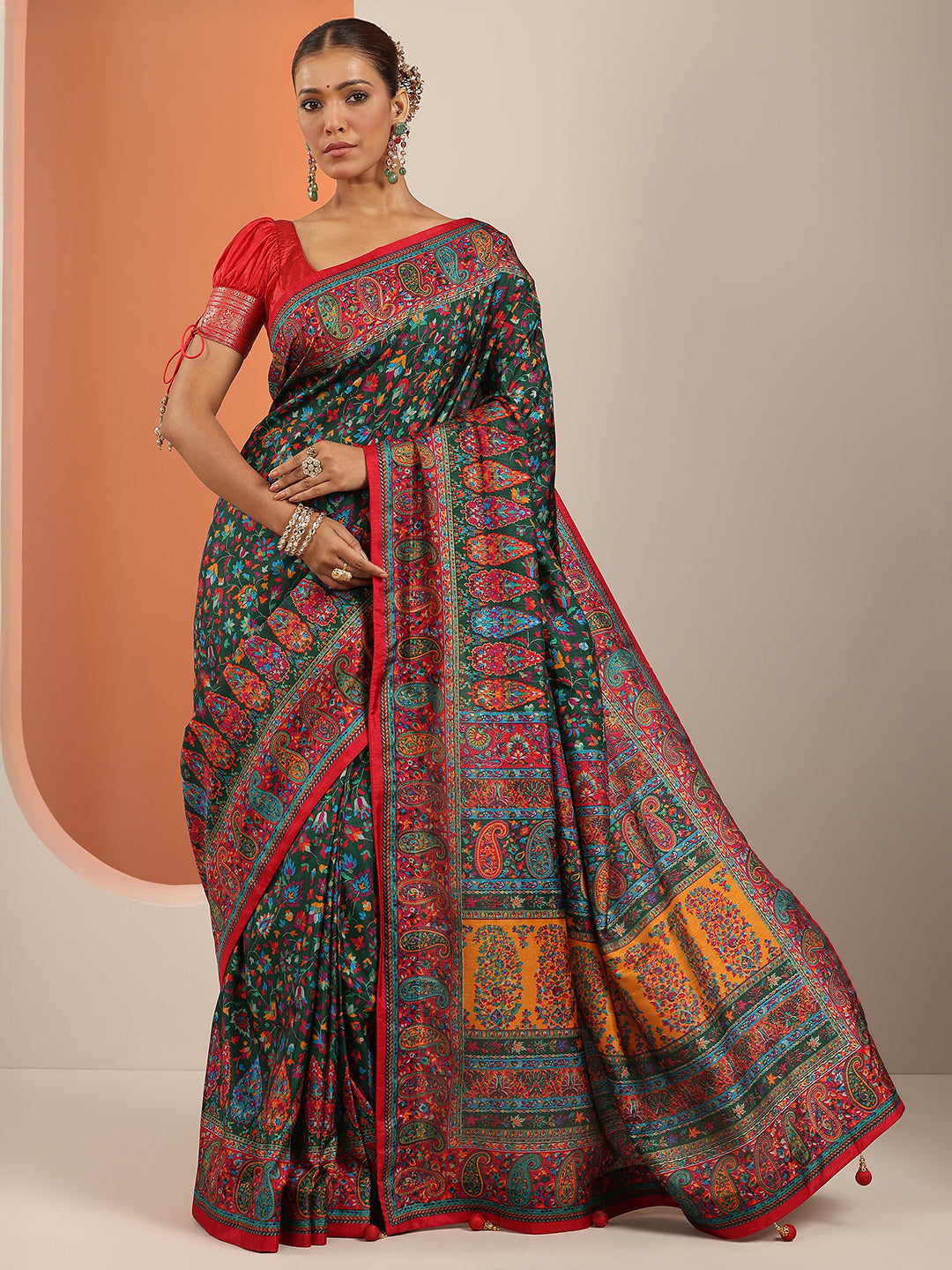 Green Printed Silk Blend Saree With Unstitched Blouse Piece