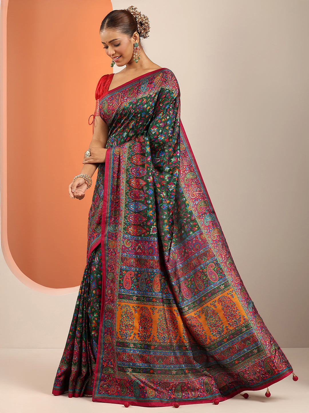 Green Printed Silk Blend Saree With Unstitched Blouse Piece