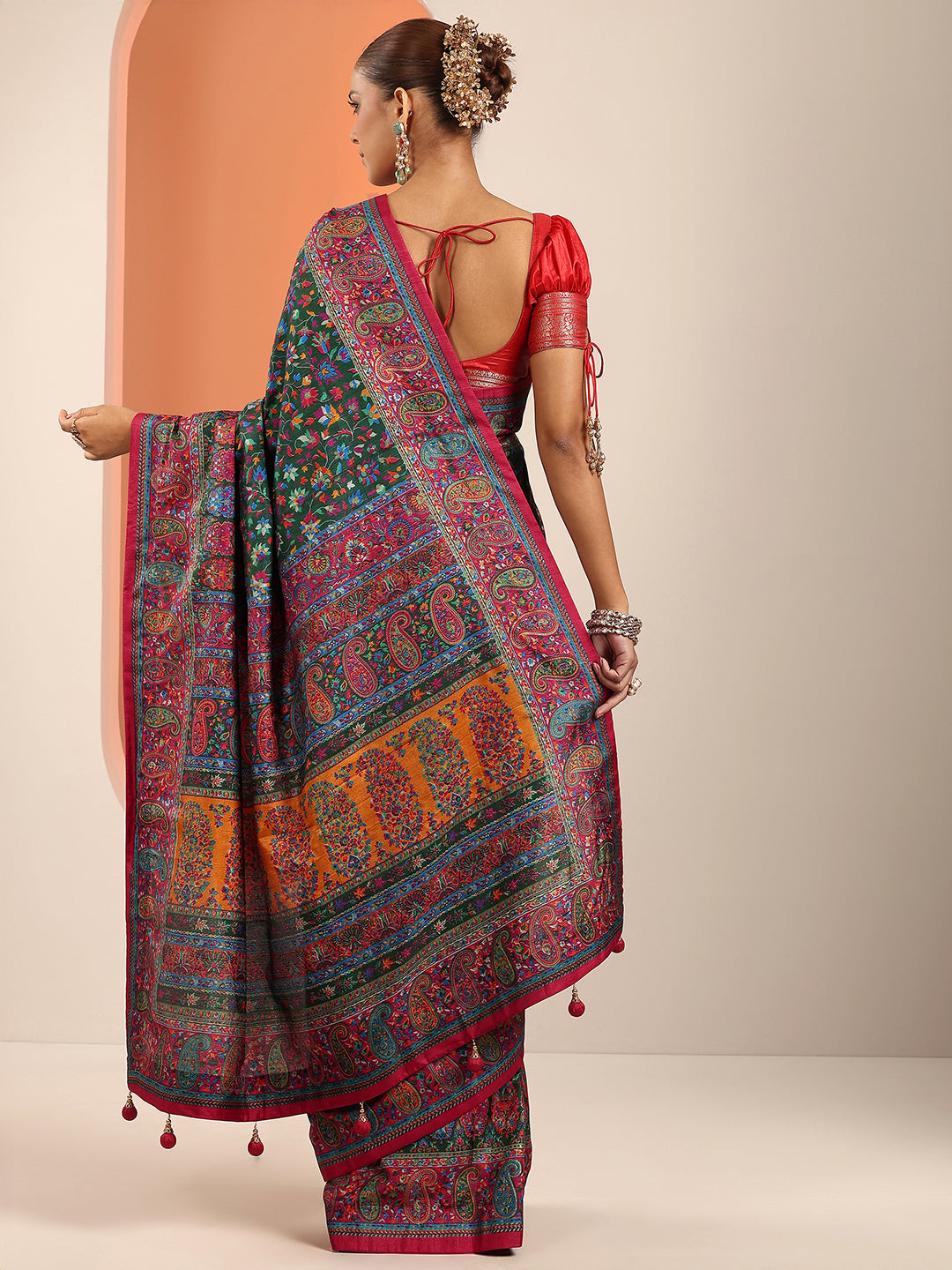 Green Printed Silk Blend Saree With Unstitched Blouse Piece