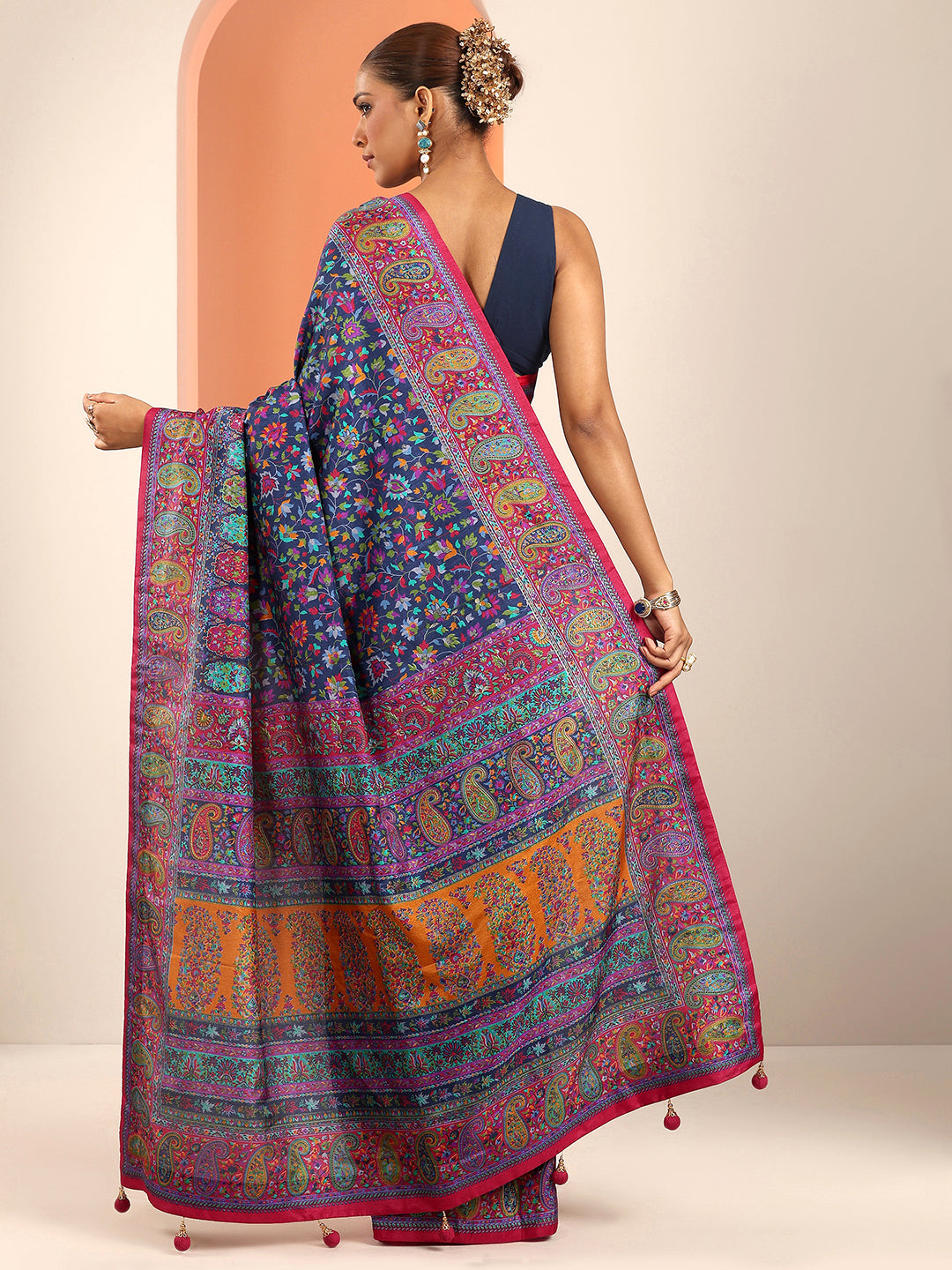 Navy Blue Printed Silk Blend Saree With Unstitched Blouse Piece