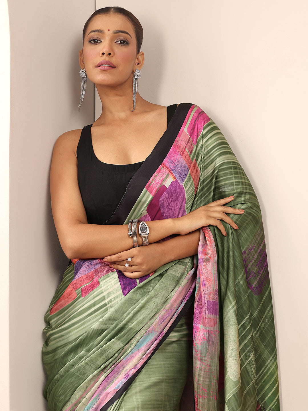 Olive Solid Silk Blend Saree With Unstitched Blouse Piece