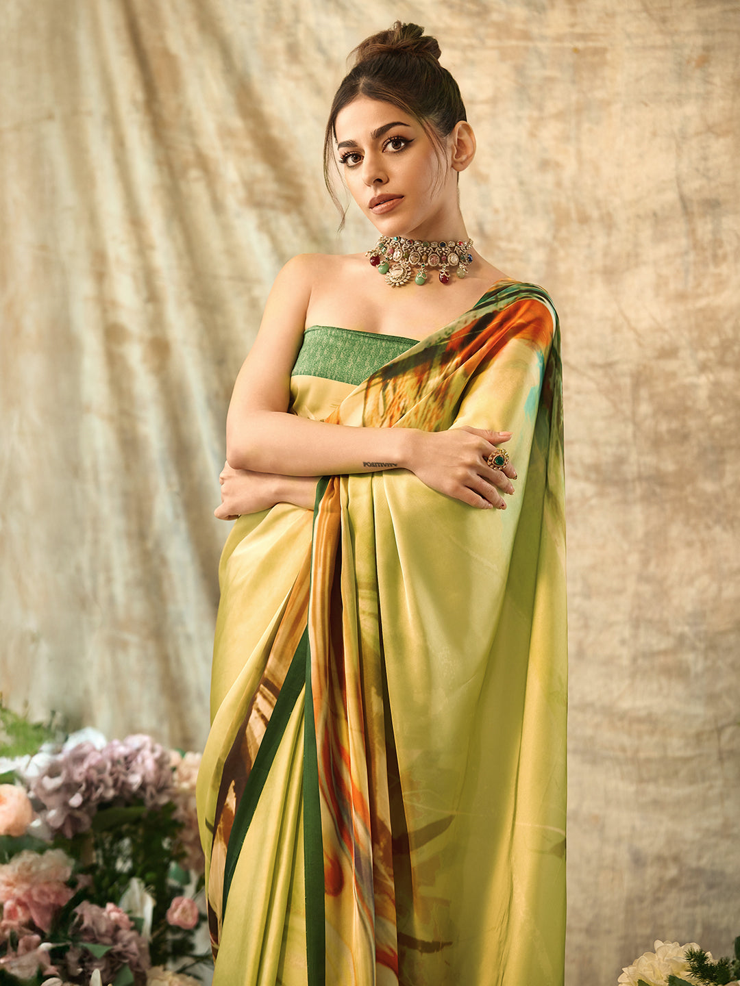Yellow Solid Silk Blend Saree With Unstitched Blouse Piece