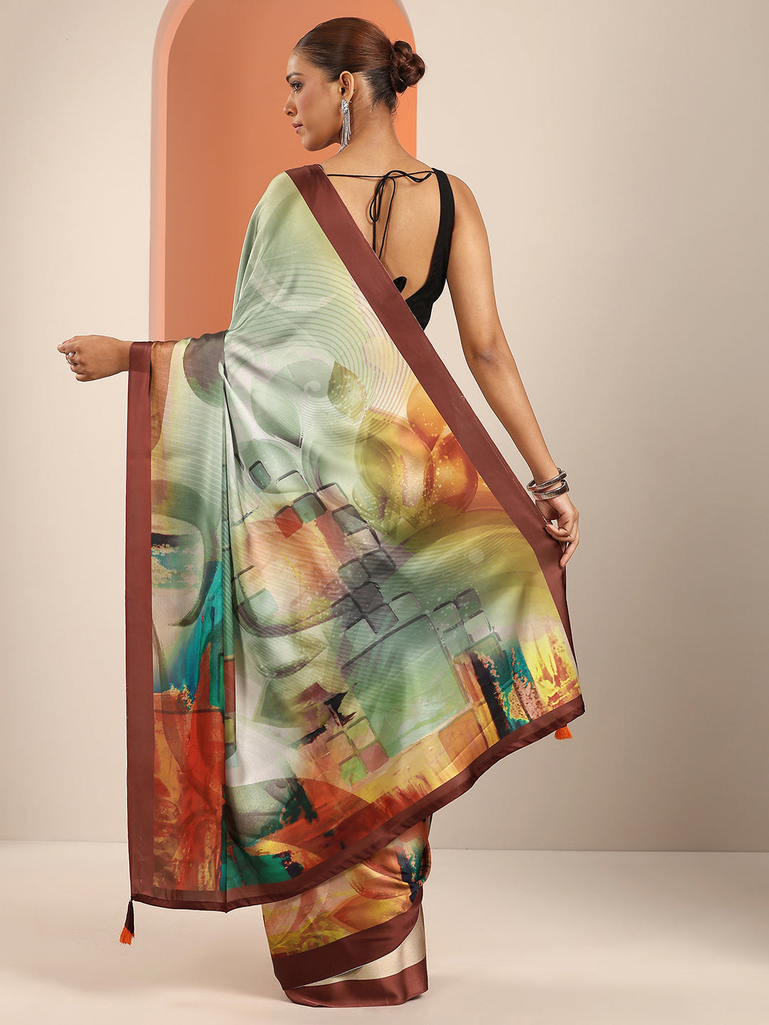 Green Solid Silk Blend Saree With Unstitched Blouse Piece