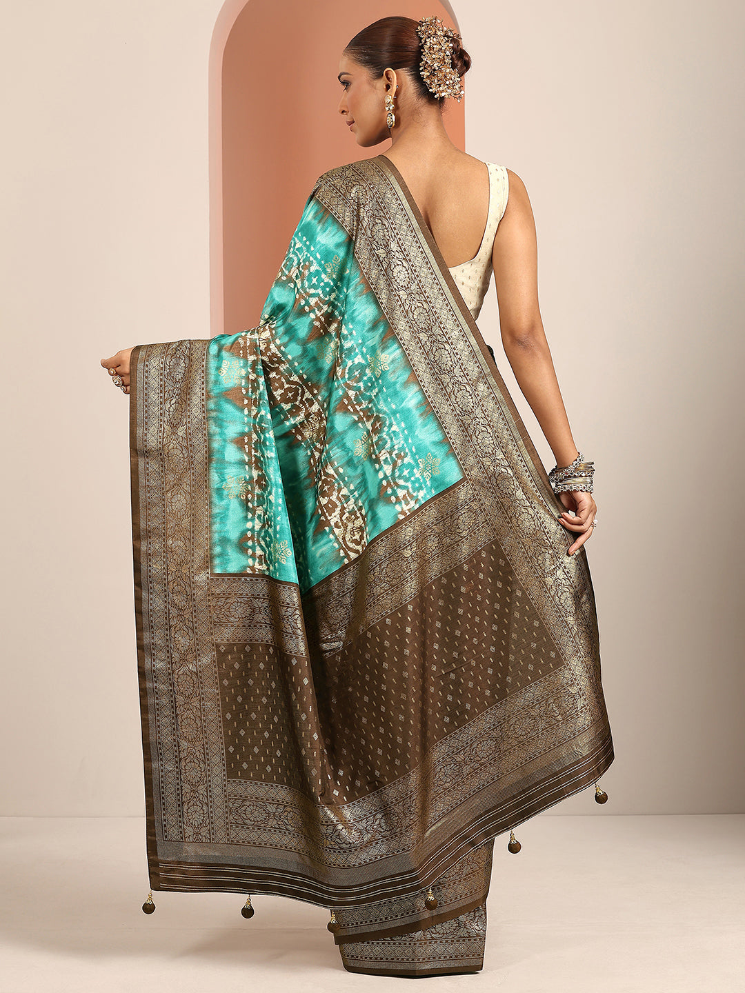 Teal Solid Silk Blend Saree With Unstitched Blouse Piece