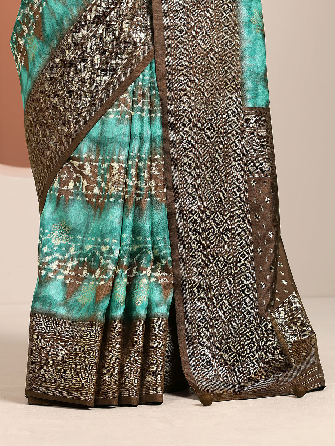 Teal Solid Silk Blend Saree With Unstitched Blouse Piece
