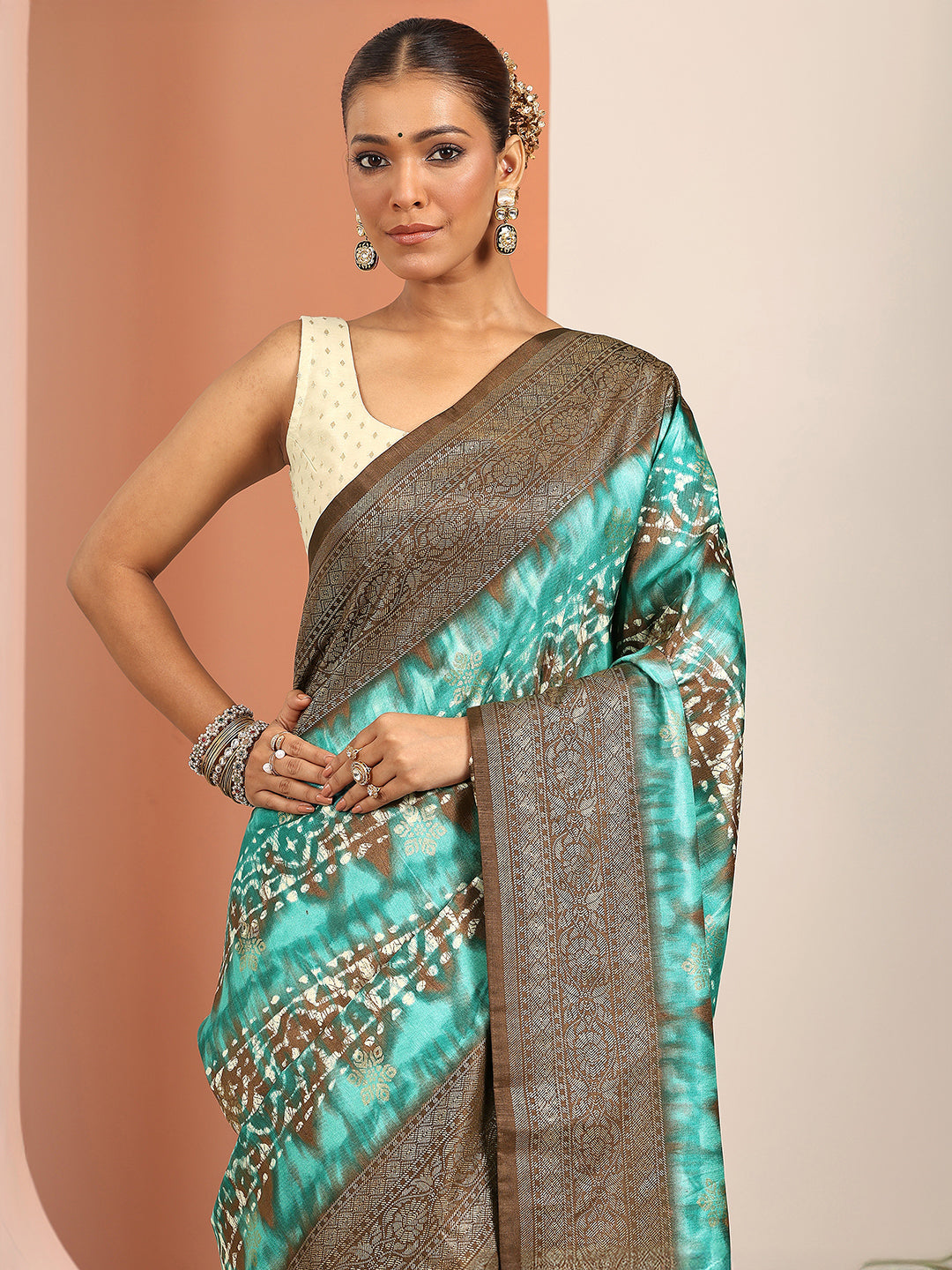 Teal Solid Silk Blend Saree With Unstitched Blouse Piece