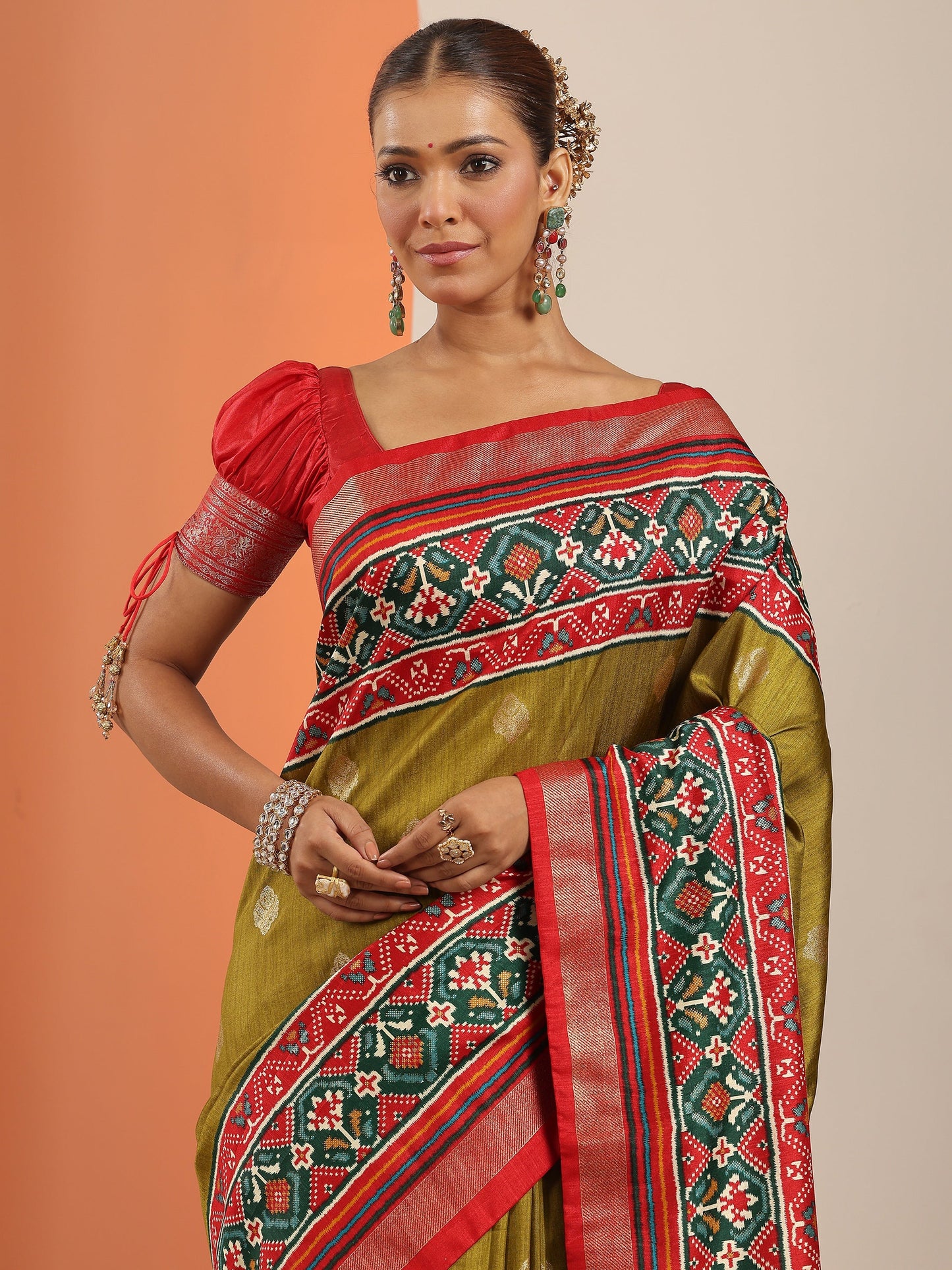 Olive Embellished Silk Blend Saree With Unstitched Blouse Piece
