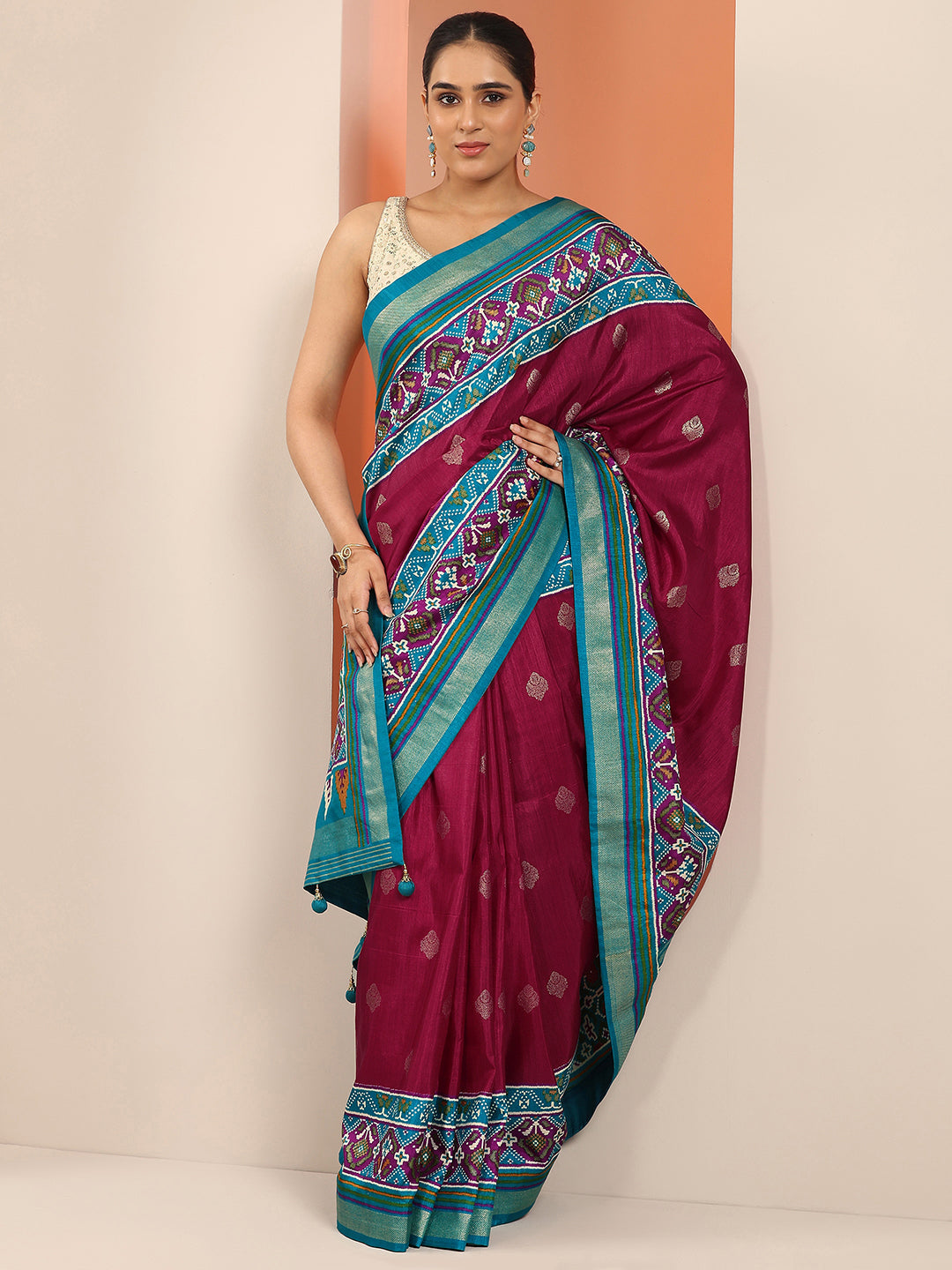 Maroon Embellished Silk Blend Saree With Unstitched Blouse Piece