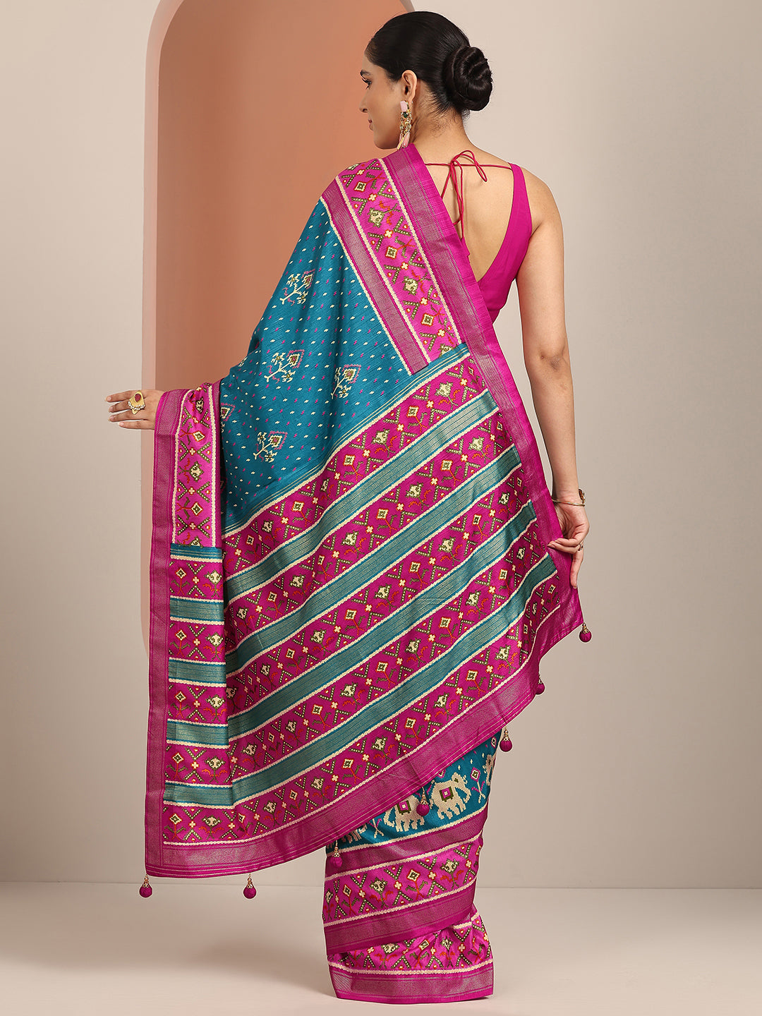 Blue Printed Silk Blend Saree With Unstitched Blouse Piece