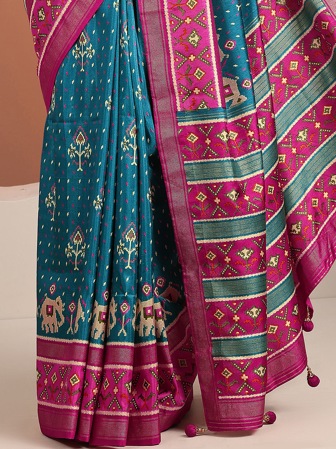 Blue Printed Silk Blend Saree With Unstitched Blouse Piece