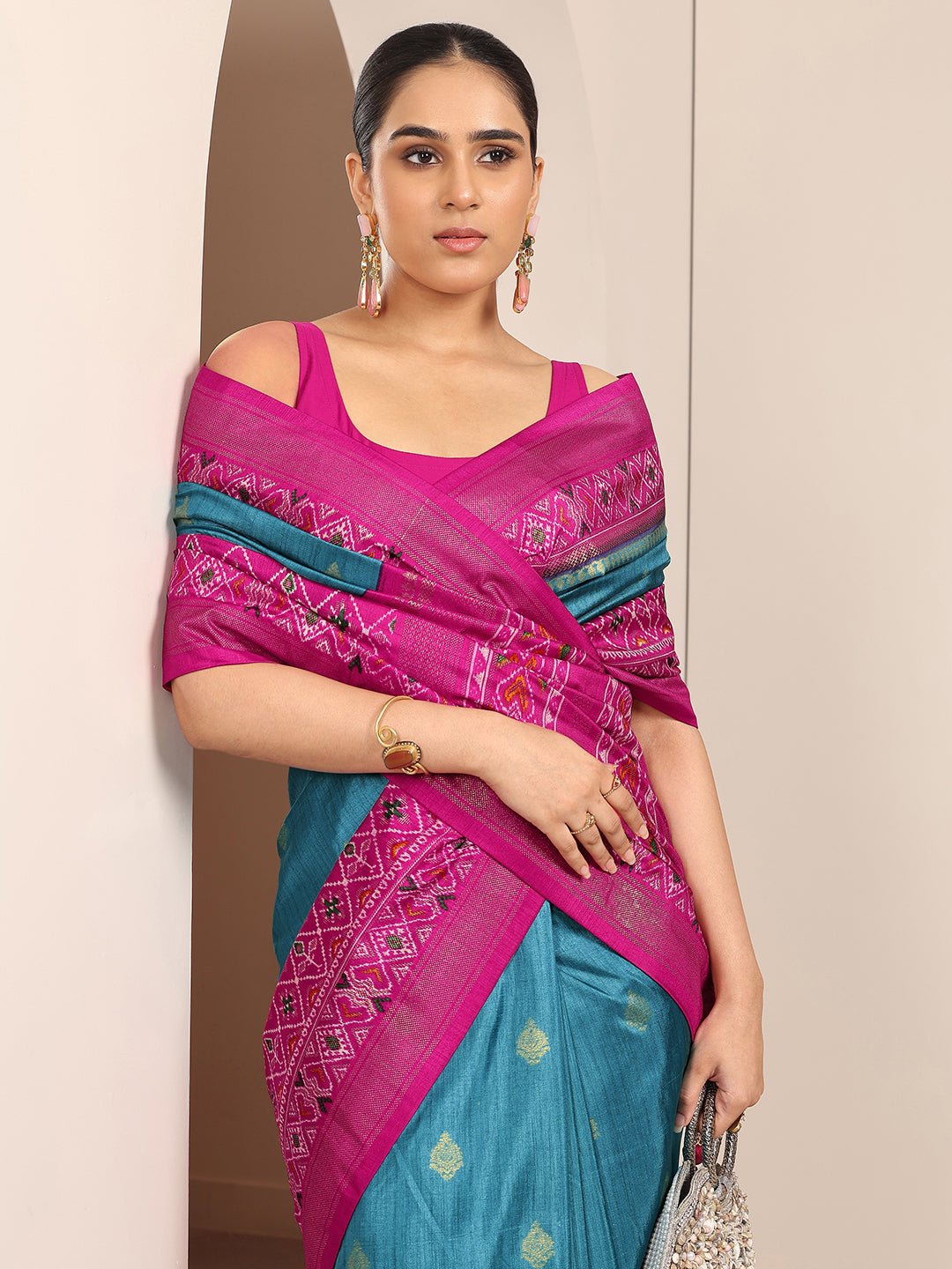 Blue  Silk Blend Saree With Unstitched Blouse Piece