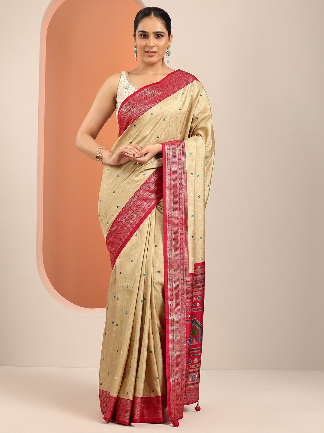 Beige Embellished Silk Blend Saree With Unstitched Blouse Piece
