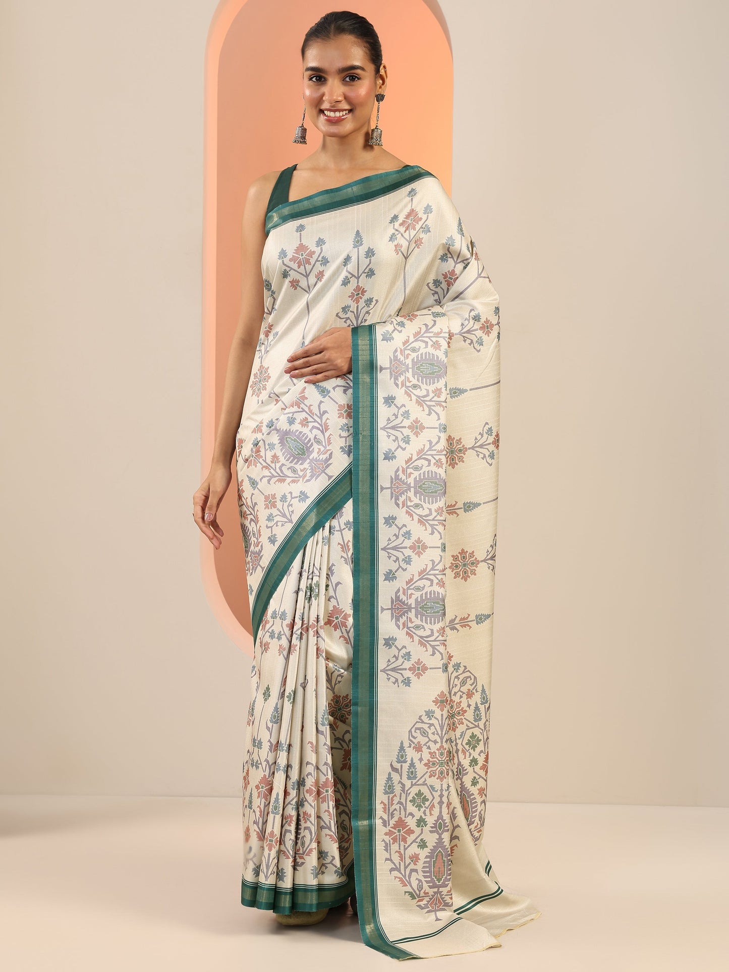 Cream Printed Silk Saree With Unstitched Blouse Piece