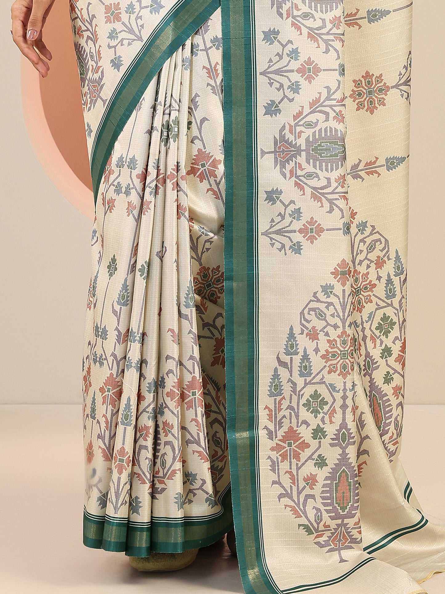 Cream Printed Silk Saree With Unstitched Blouse Piece