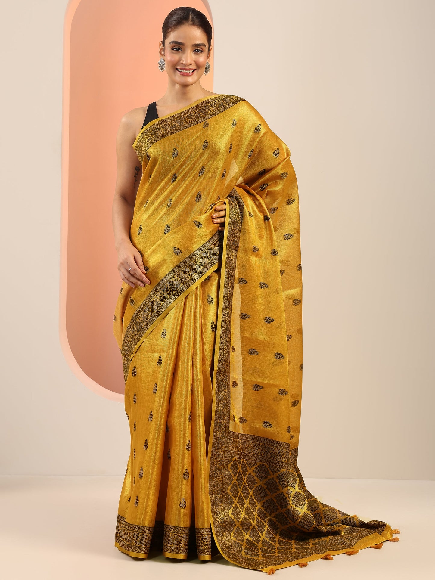 Mustard Embellished Silk Blend Saree With Unstitched Blouse Piece