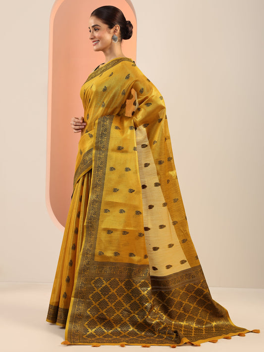 Mustard Embellished Silk Blend Saree With Unstitched Blouse Piece