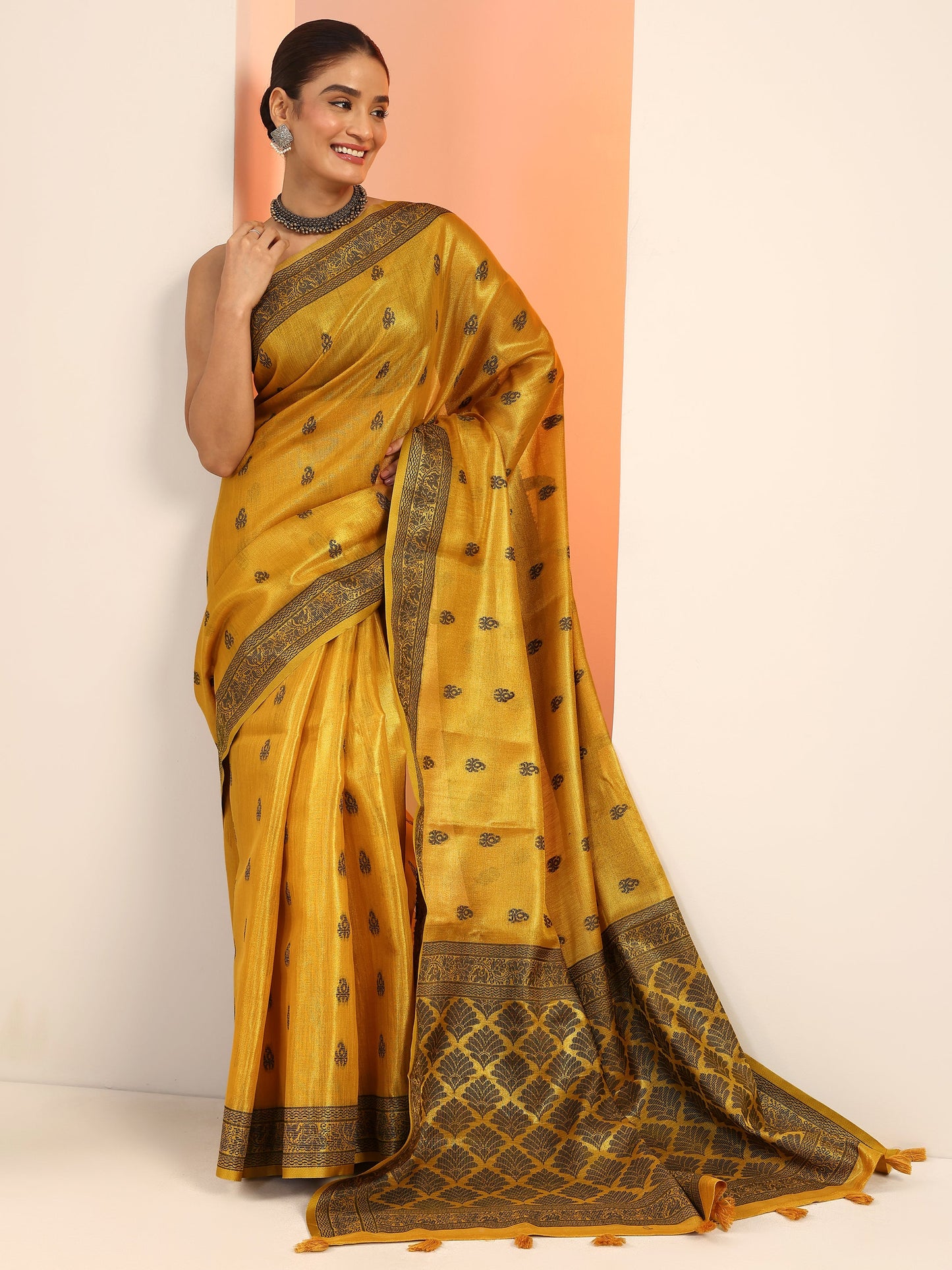 Mustard Embellished Silk Blend Saree With Unstitched Blouse Piece