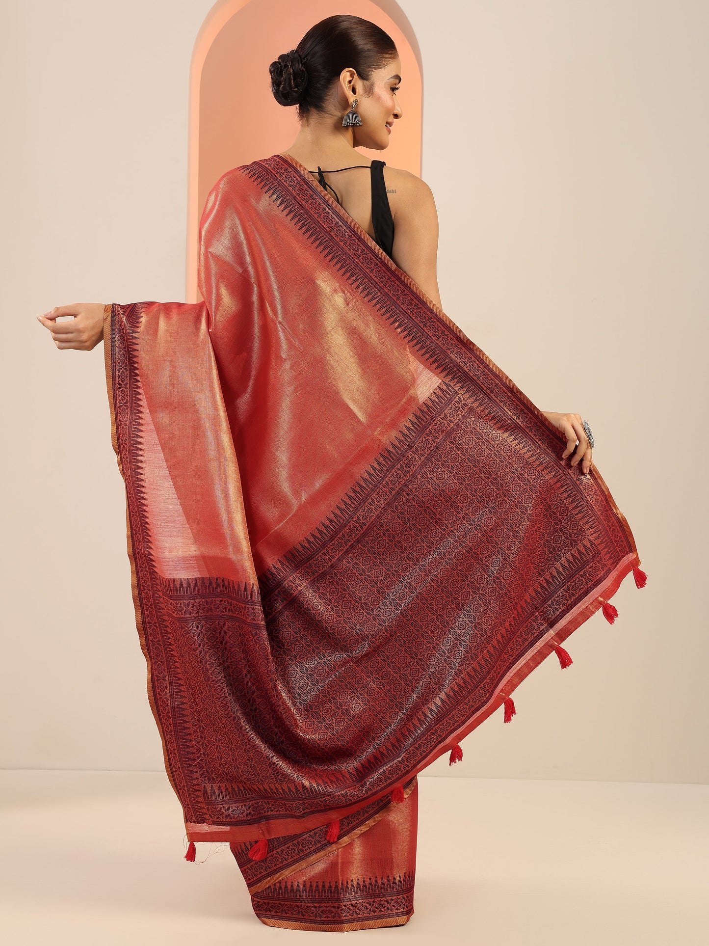Rust Solid Silk Saree With Unstitched Blouse Piece