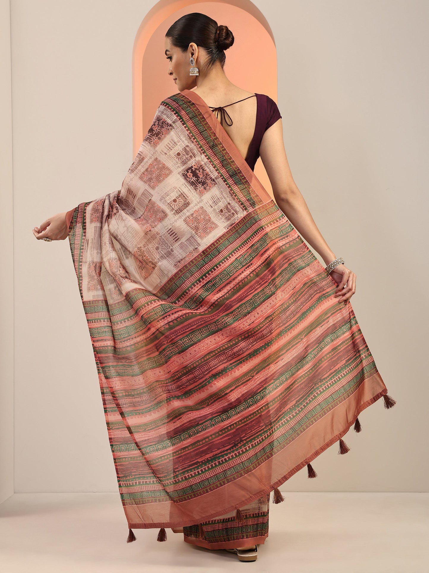Rust Printed Silk Blend Saree With Unstitched Blouse Piece