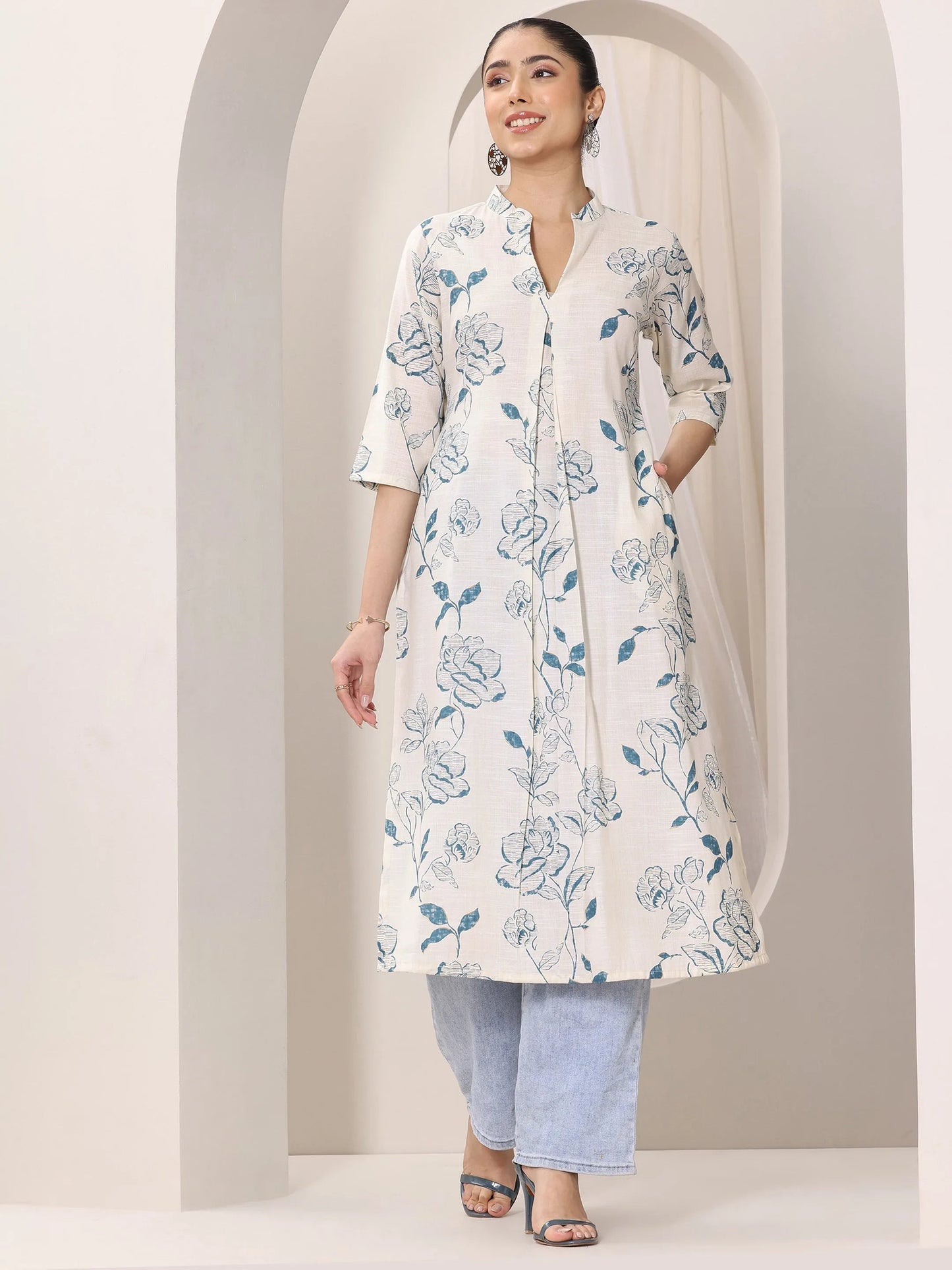 Blue Printed Cotton Blend Straight Kurta
