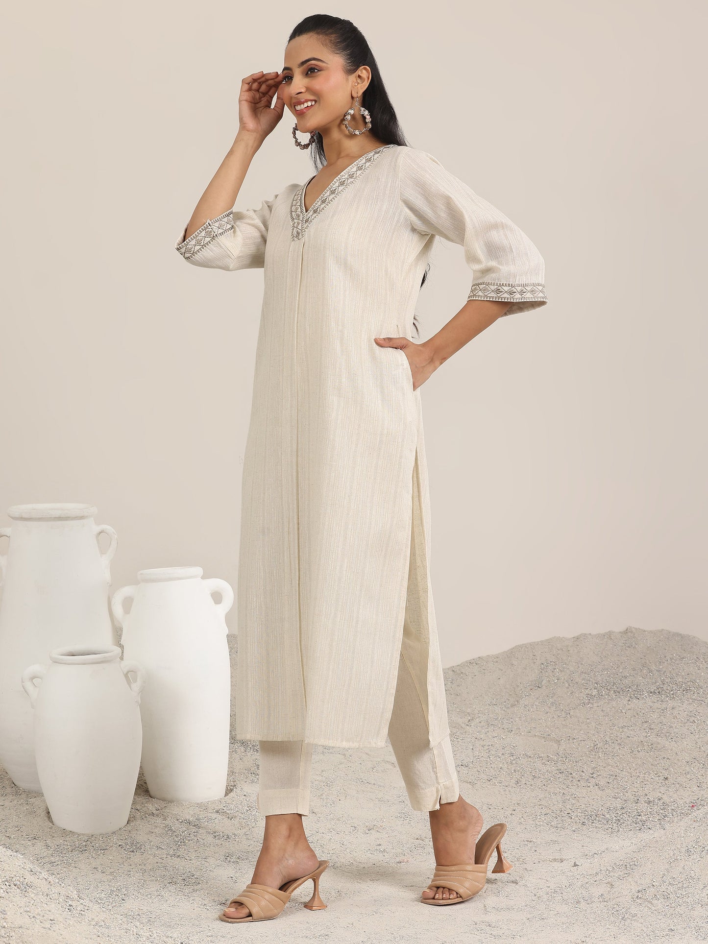 Off White Solid Cotton Blend Straight Kurta