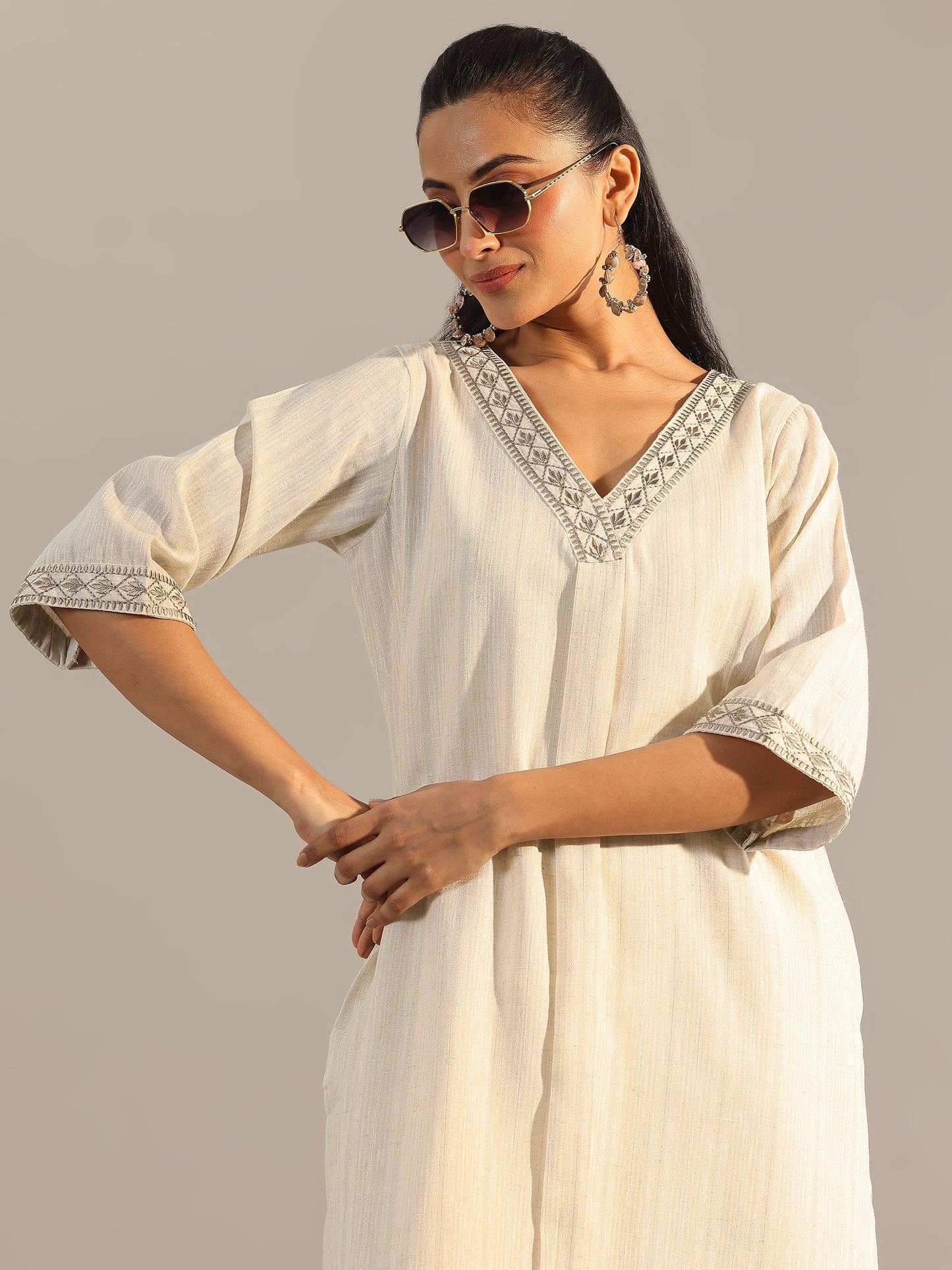 Off White Solid Cotton Blend Straight Kurta