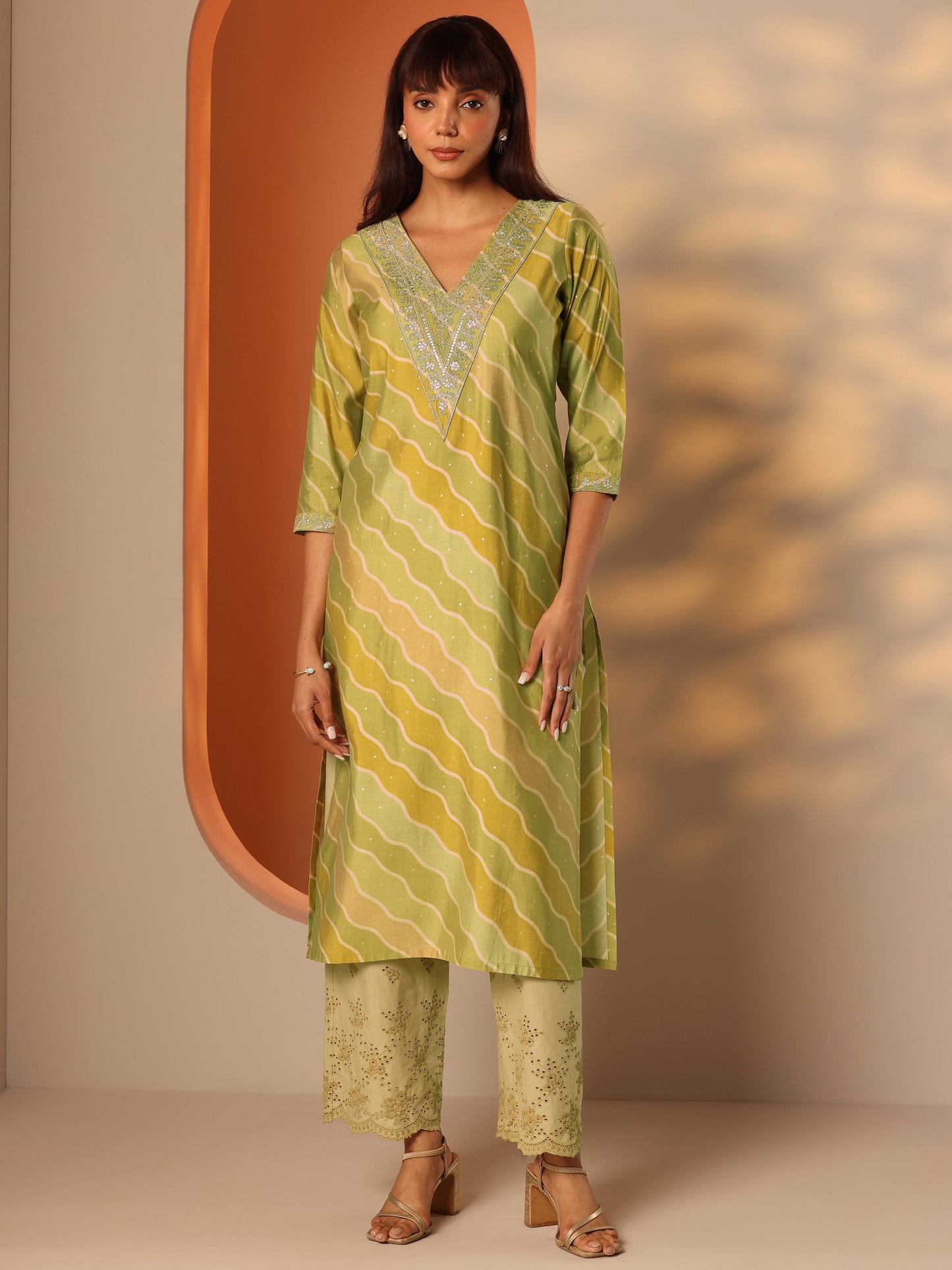 Green Printed Silk Blend Straight Kurta