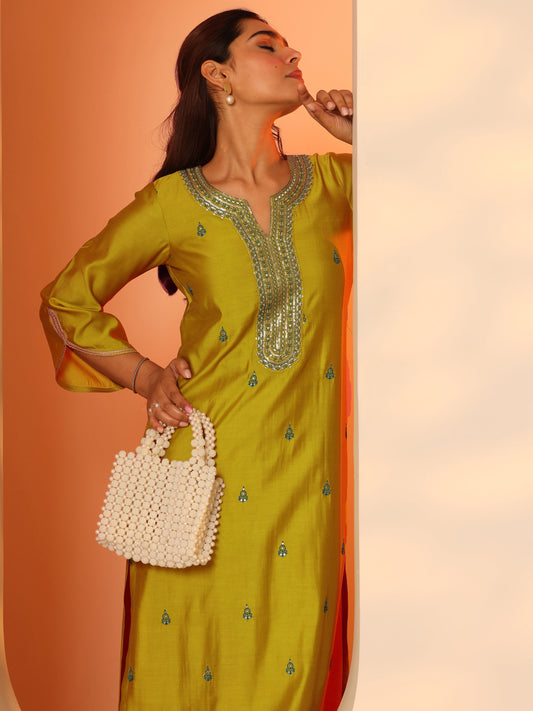 Green Embroidered Silk Blend Straight Kurta