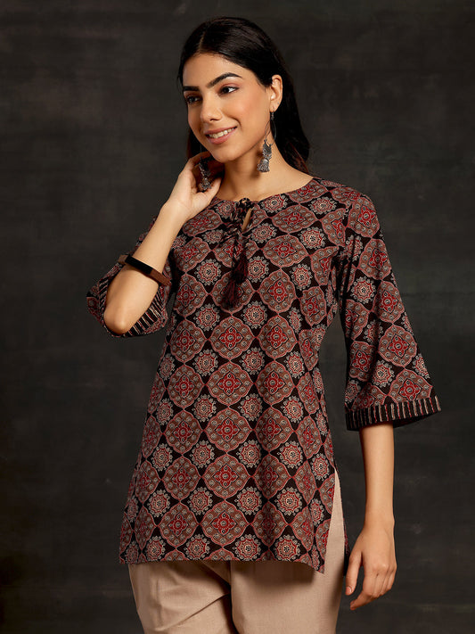 Black Printed Cotton Straight Kurti