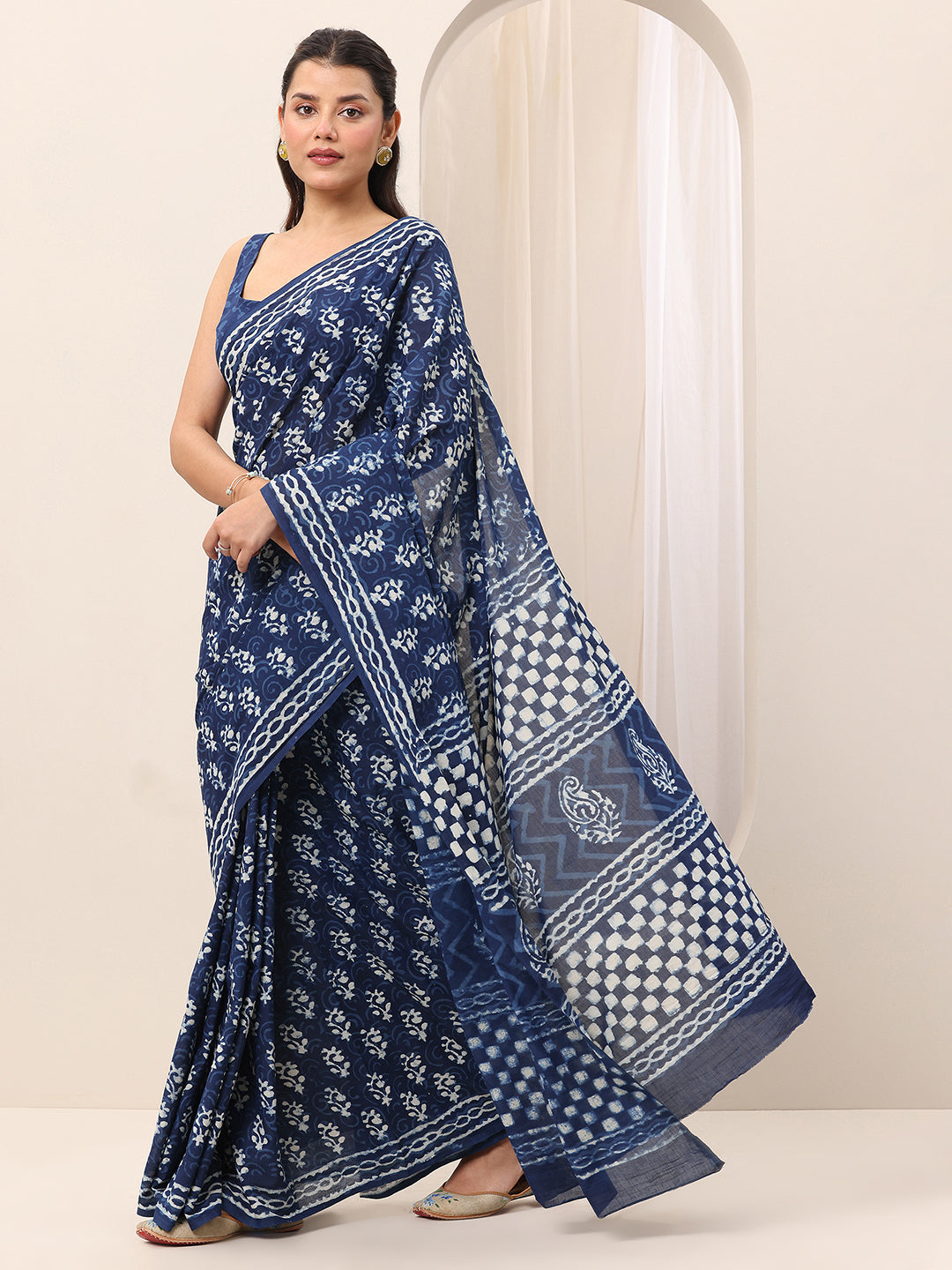 Indigo Printed Cotton Saree With Unstitched Blouse Piece