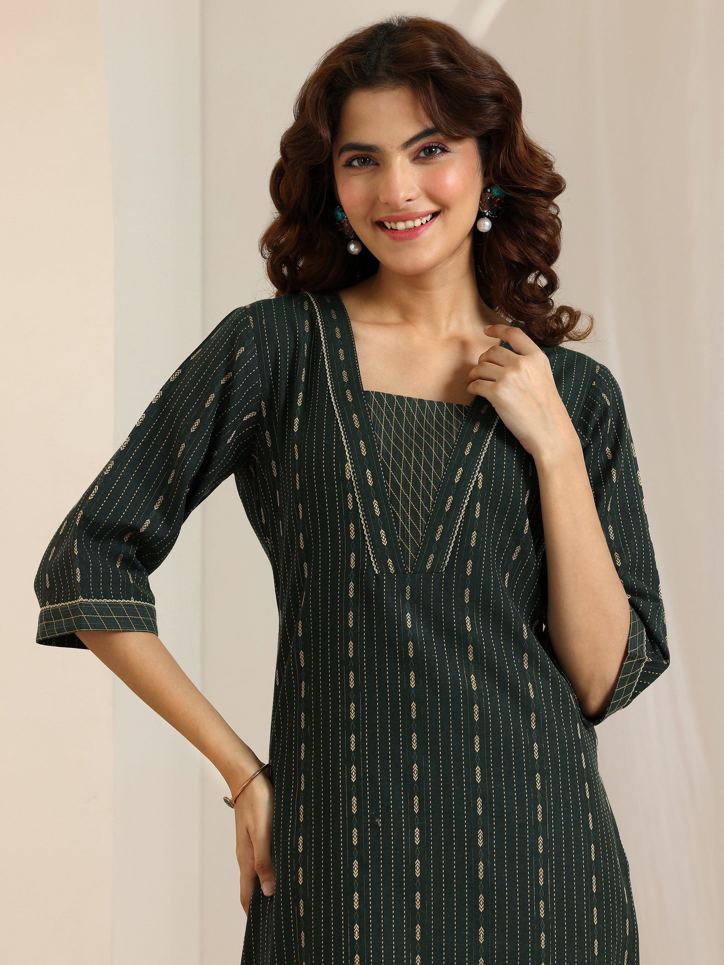 Green Woven Design Cotton Blend Straight Suit Set With Dupatta