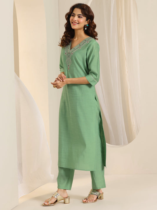 Green Yoke Design Silk Blend Straight Suit Set With Dupatta