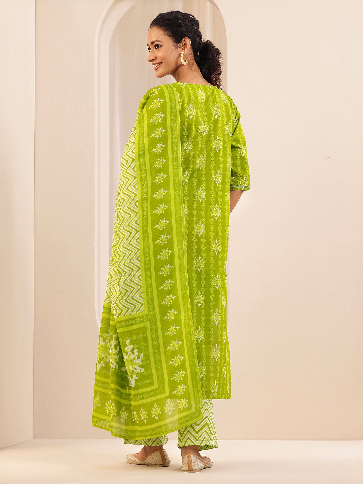 Green Printed Cotton Straight Suit Sets With Dupatta