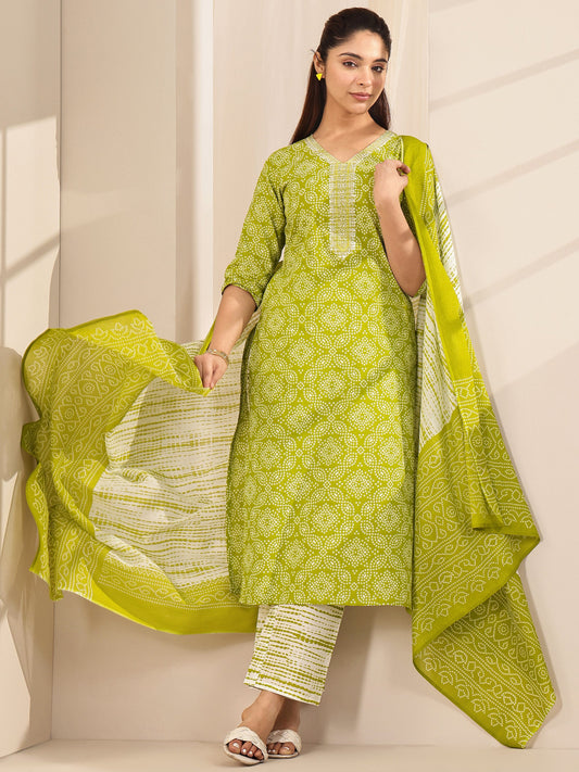Green Printed Cotton Blend Straight Suit Sets With Dupatta