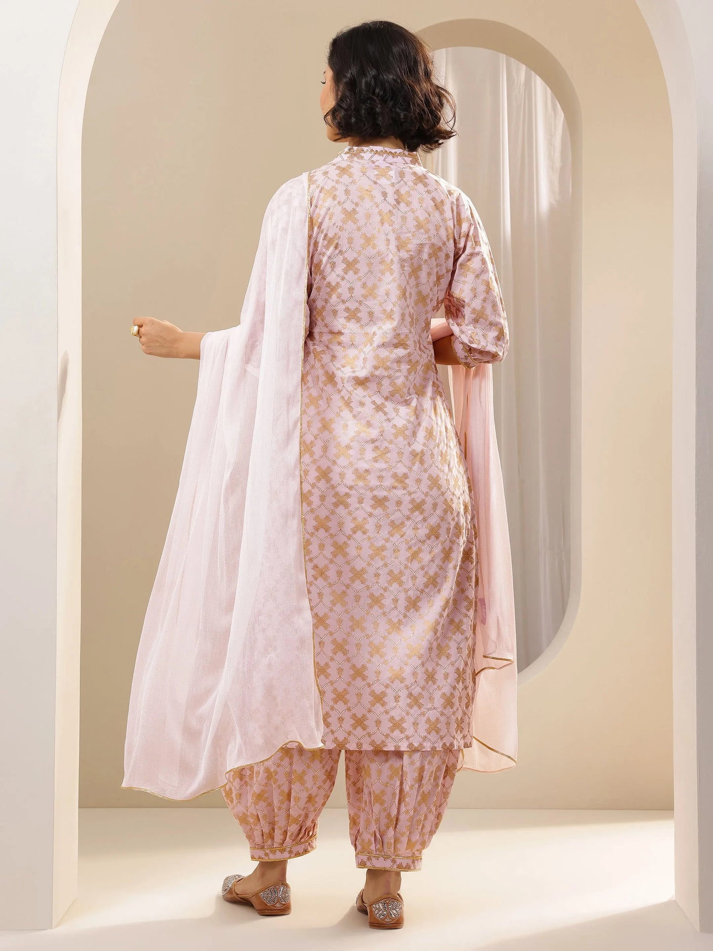 Pink Printed Cotton Straight Suit Sets With Dupatta