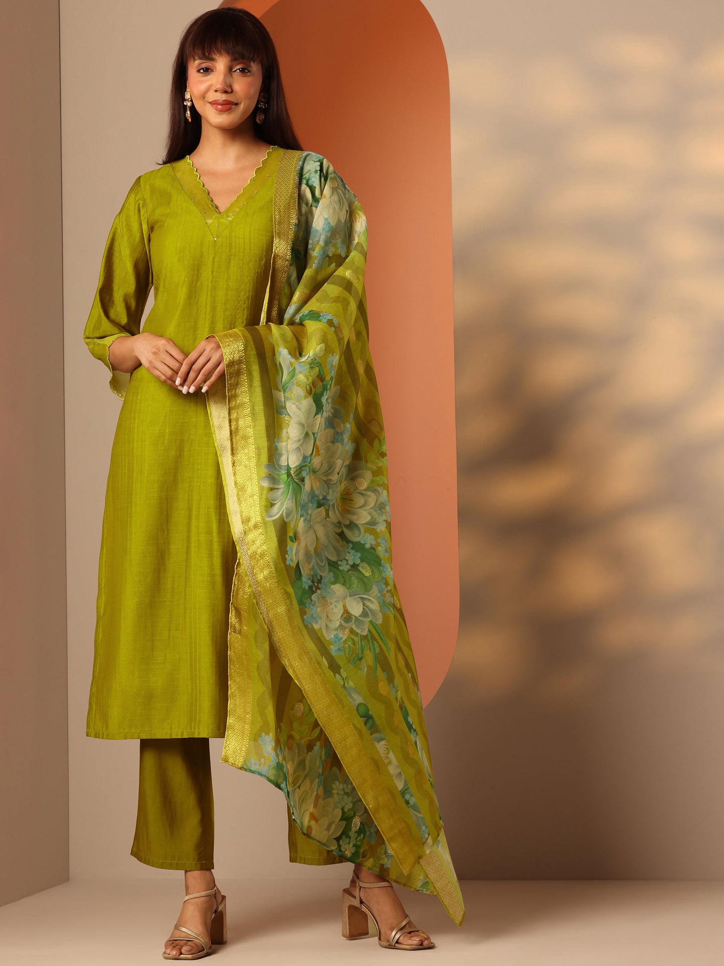 Green Woven Design Silk Blend Straight Suit Set With Dupatta