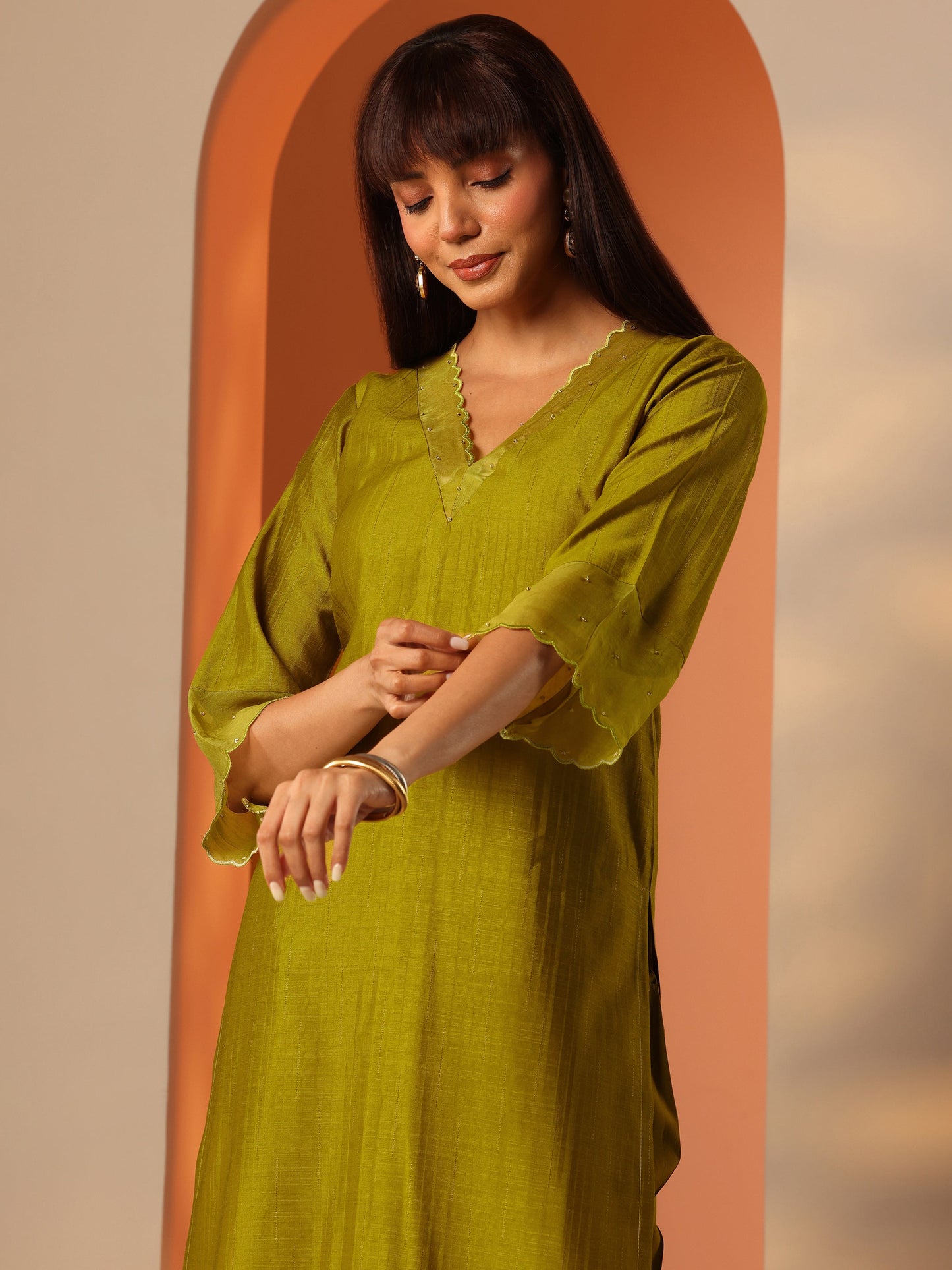 Green Woven Design Silk Blend Straight Suit Set With Dupatta