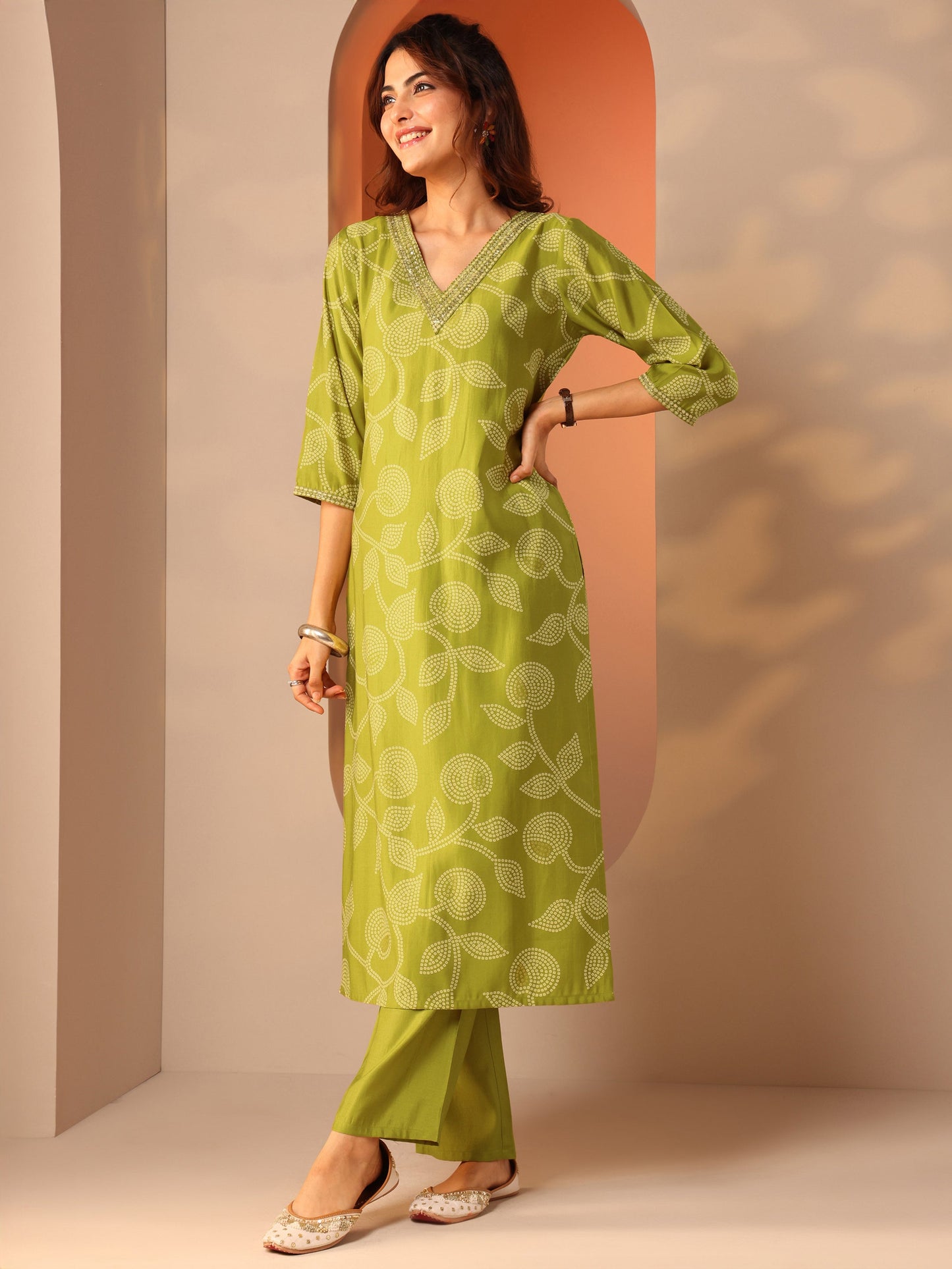 Green Printed Silk Blend Straight Suit Set With Dupatta