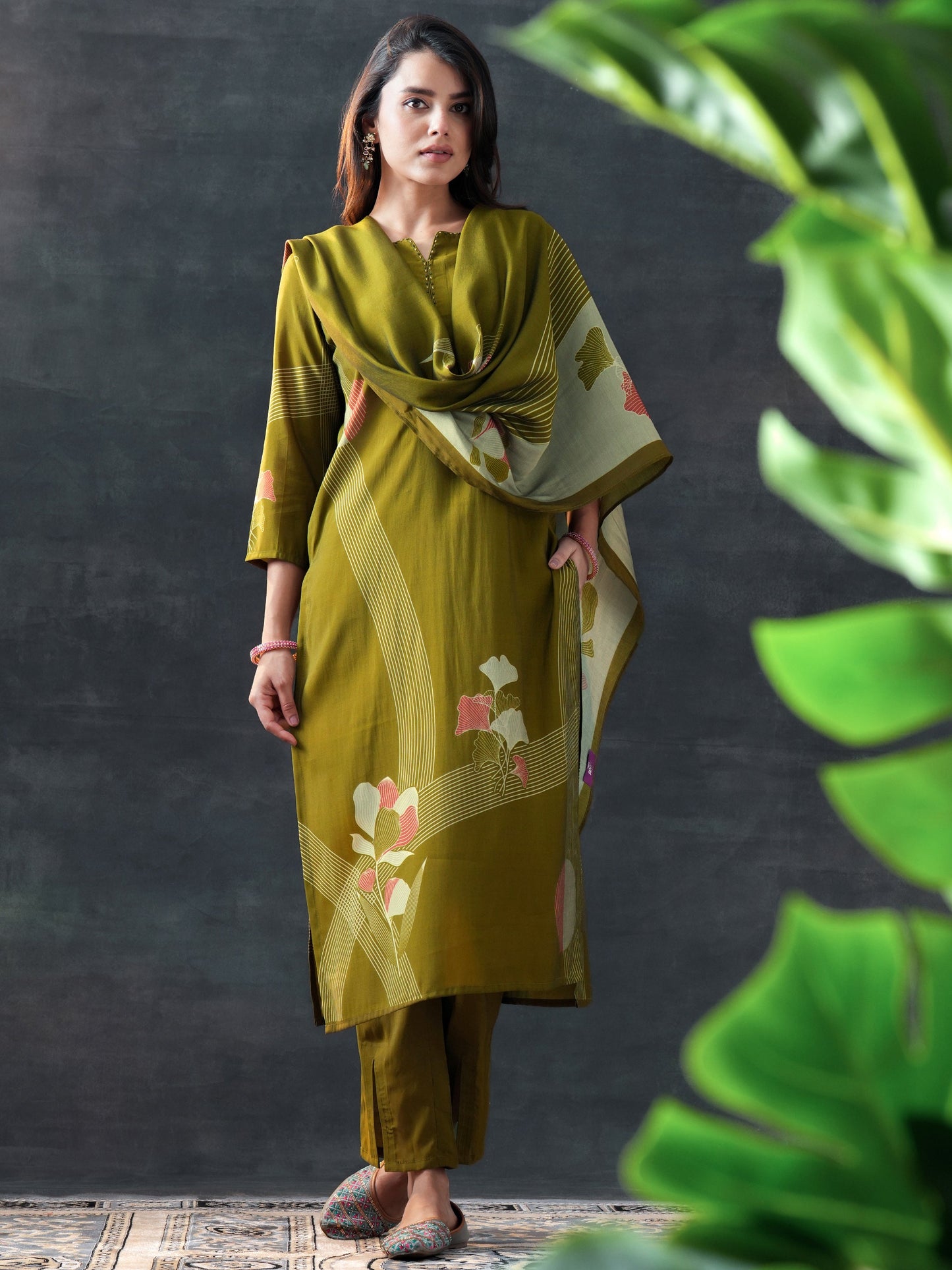 Green Printed Silk Blend Straight Suit Set With Dupatta