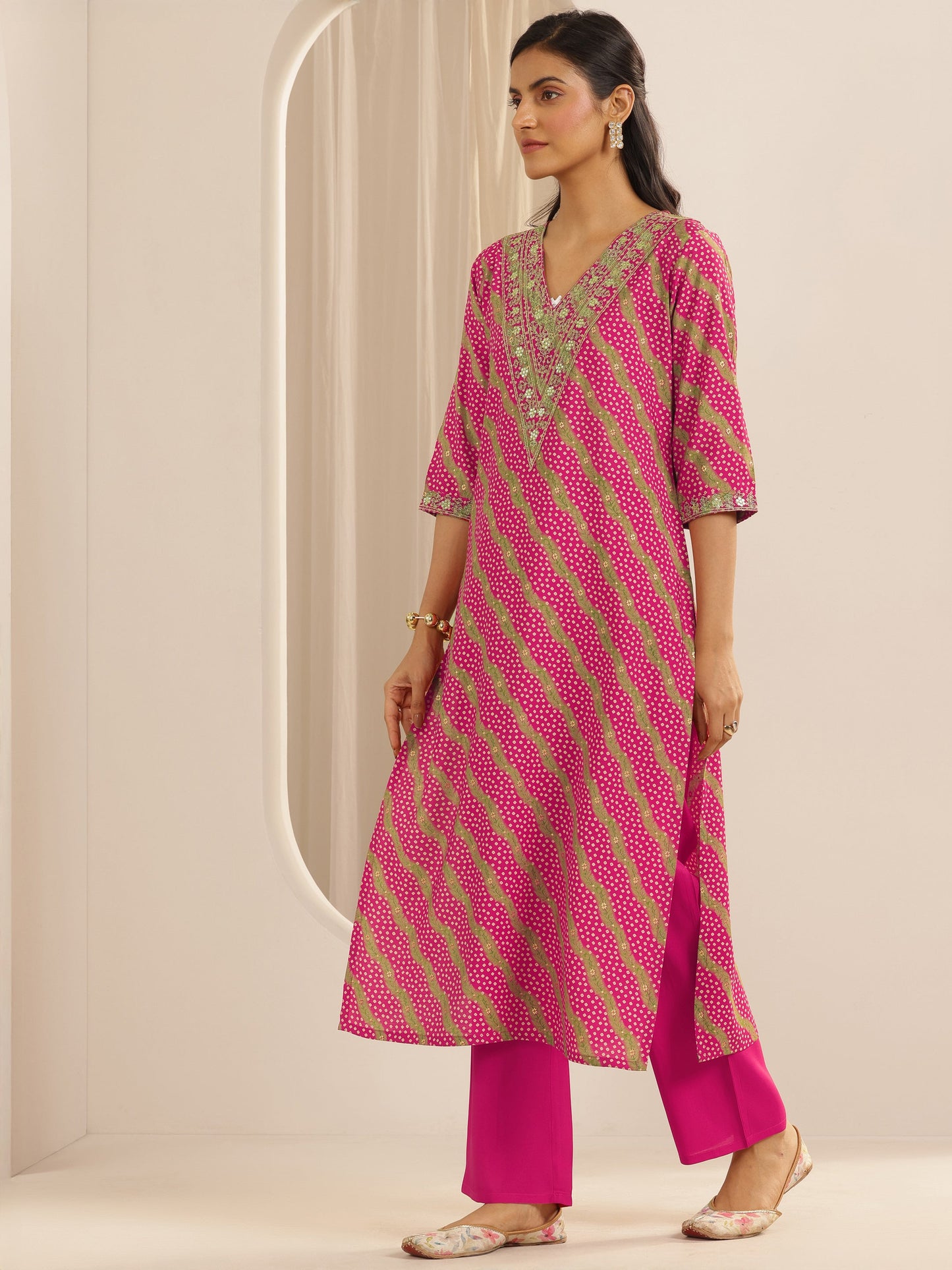 Pink Printed Silk Blend Straight Suit Set With Dupatta